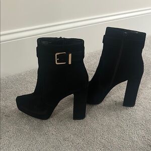 Express Black Heeled Boots with Chunky Heel and Ankle Strap